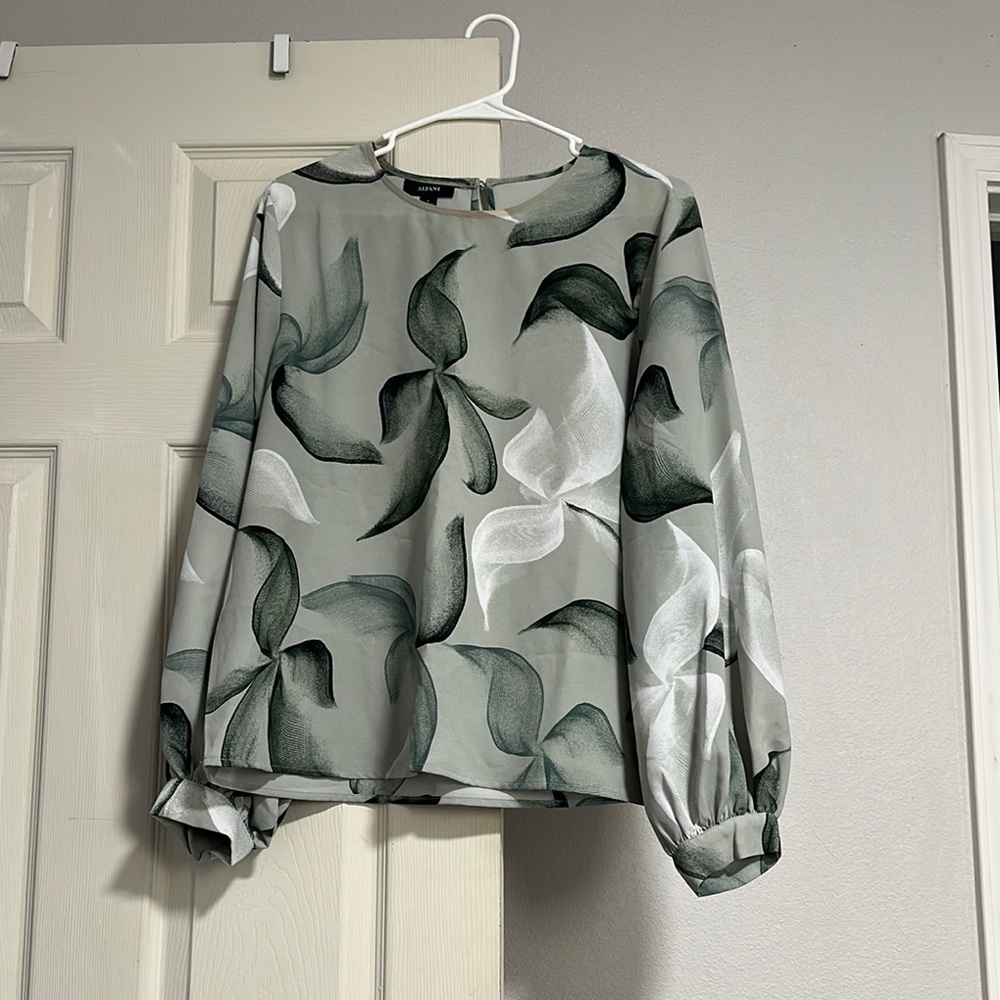 Alfani Silver Gray Boxy Blouse with Cuffed Sleeves